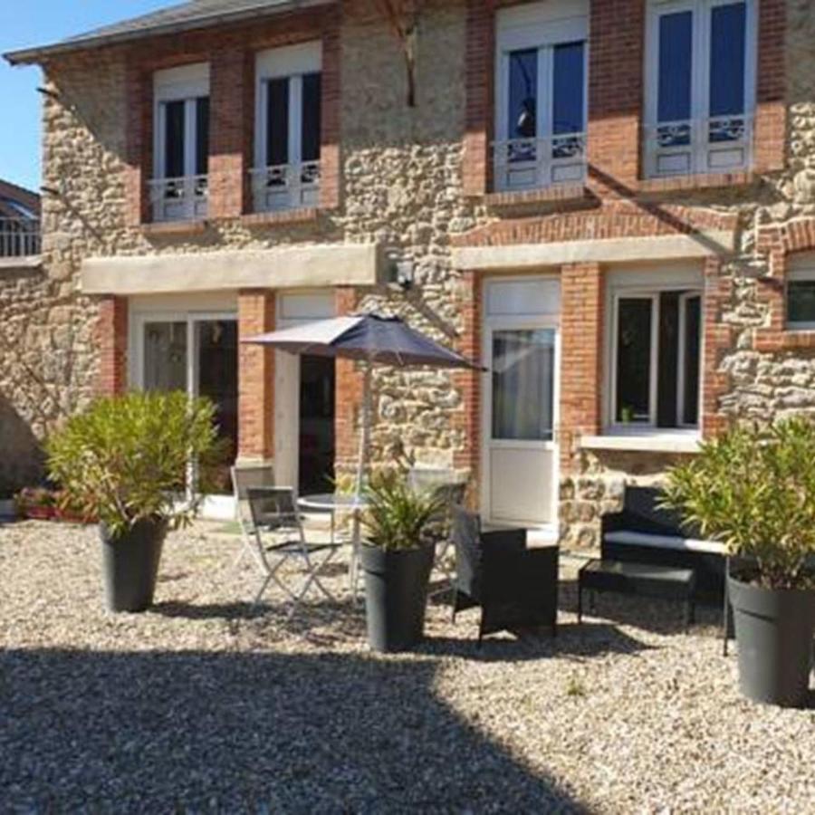 Domaine De La Caure Villa Bussiere-Dunoise Exterior photo